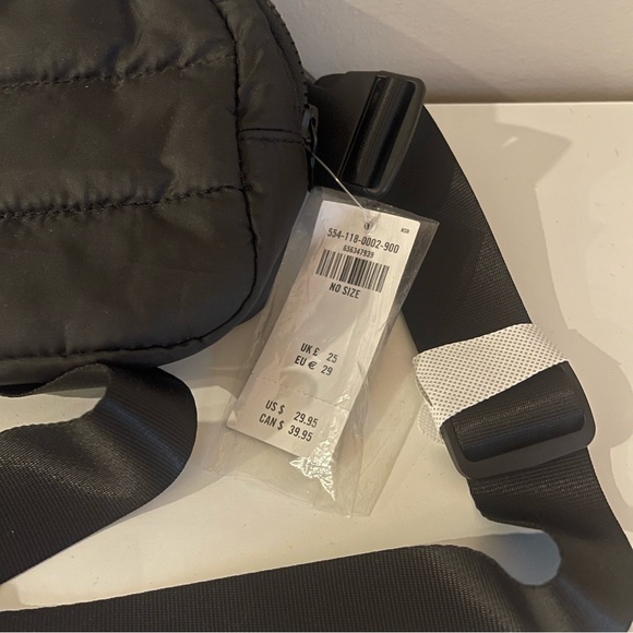 Hollister Gilly Hicks Black Bum Bag Fanny‎ Pack NWT - Picture 2 of 2